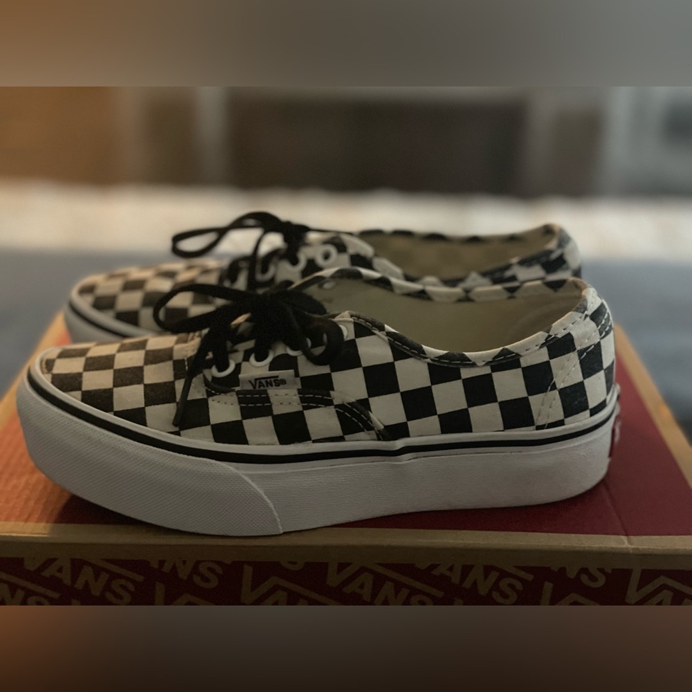 Vans classic lace up